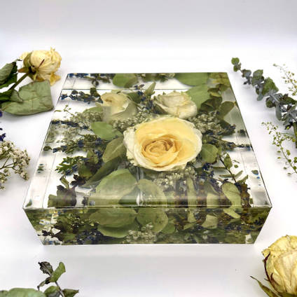 White Rose in Resin by Crystal Resin by Lucy
